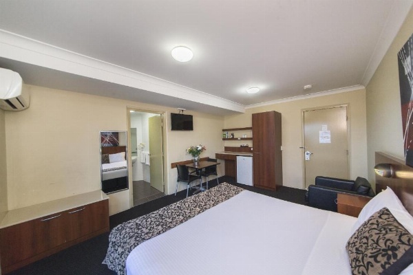 Rocky Resort Motor Inn image 36